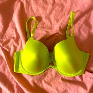 SAVAGE X FENTY T-shirt Bra!